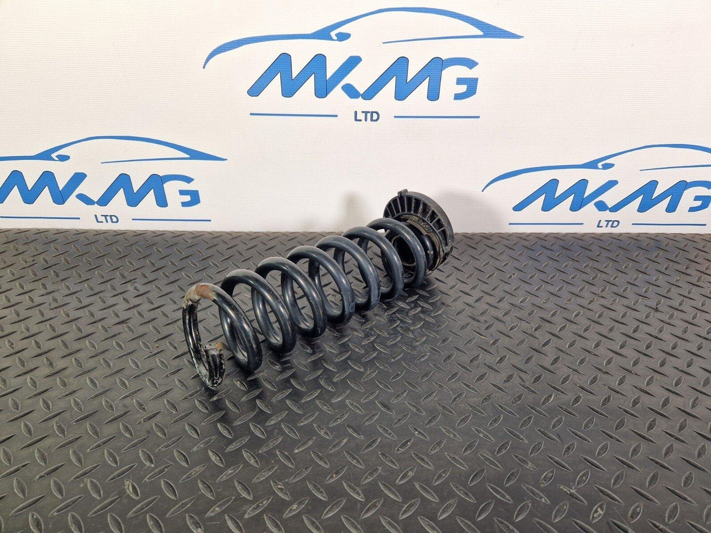 14-21 MERCEDES BENZ C200d W205 REAR COIL SPRING FITS LEFT & RIGHT A2053240204