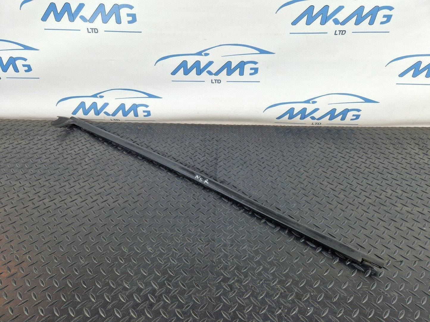 14-23 MERCEDES BENZ VITO W447 REAR LEFT N/S SIDE DOOR GASKET A4477310280
