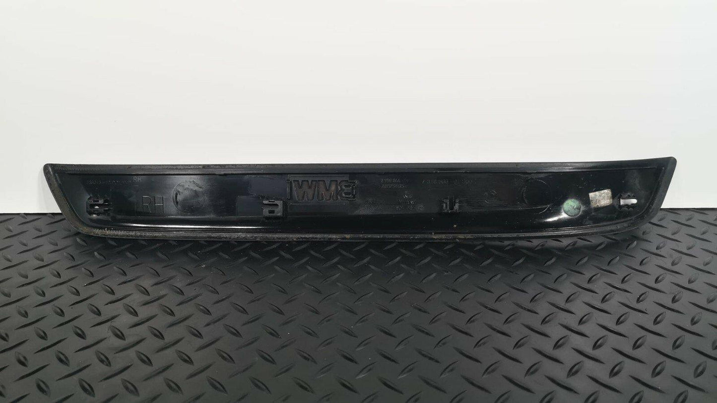 BMW X1 E84 GENUINE FRONT RIGHT DRIVER SIDE STEP KICK PLATE TRIM 2990844