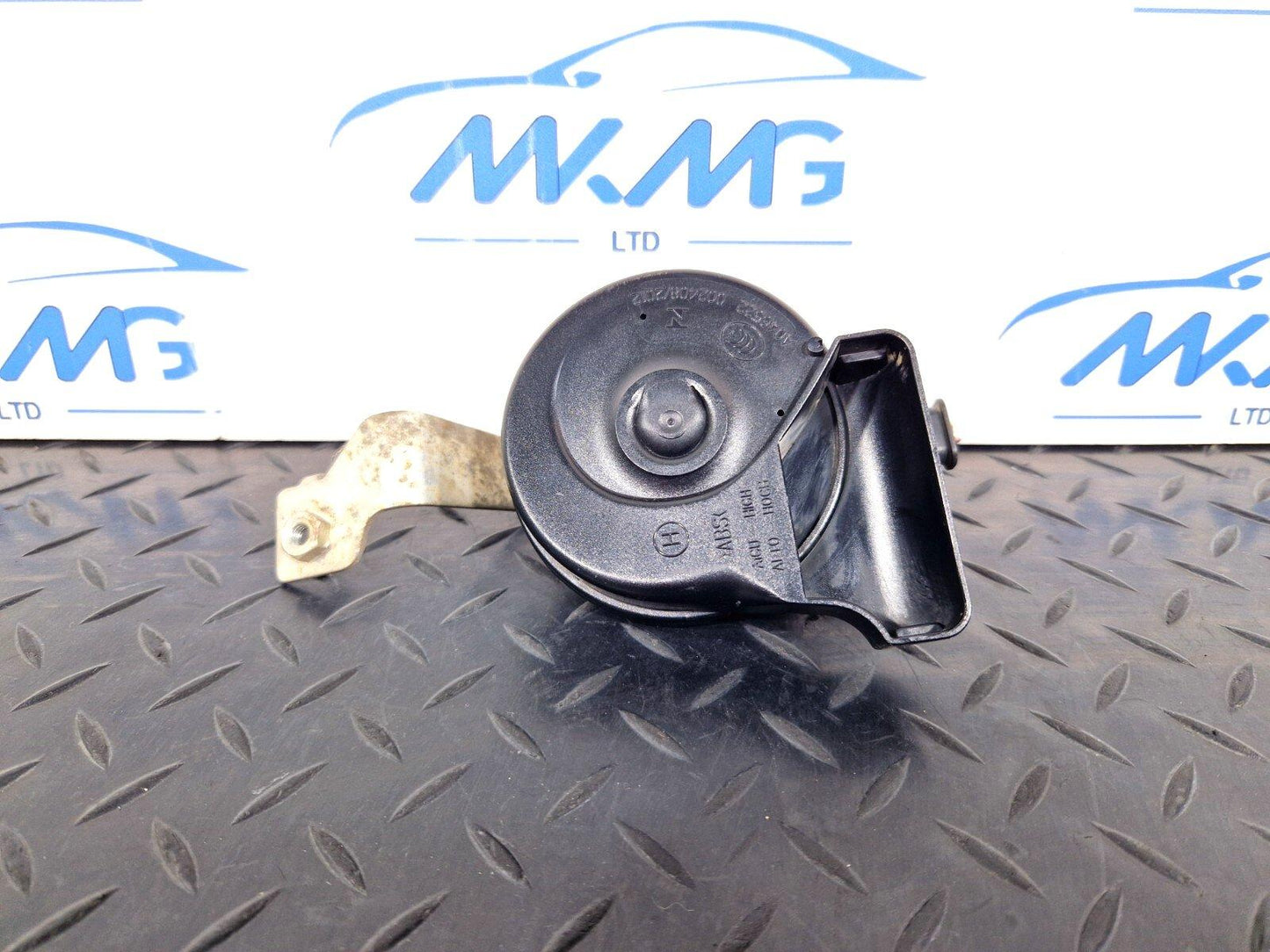 14-21 MERCEDES BENZ C200d W205 GENUINE FRONT LEFT N/S HORN SIGNAL A2055420920