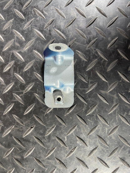 16-23 AUDI A5 F5 SPORTBACK S-LINE  WING FENDER BRACKET FRONT 8W6821471