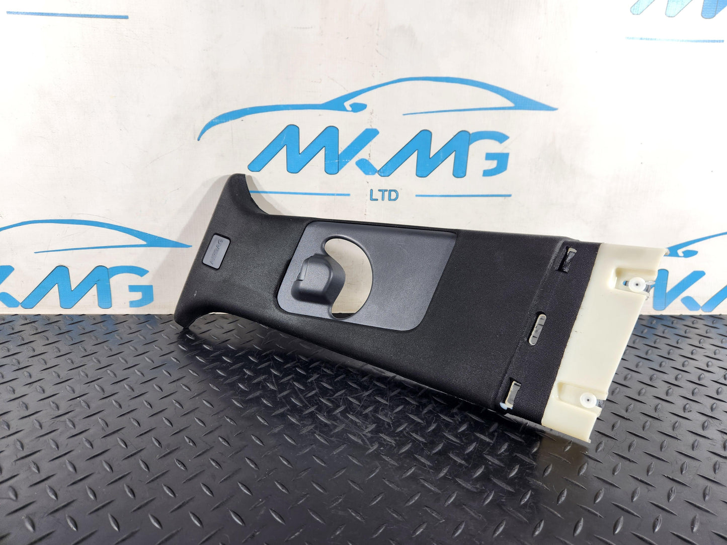 Land Rover Range Rover Evoque L538 Genuine Left N/S B-Pillar Trim BJ32-243A87-AF