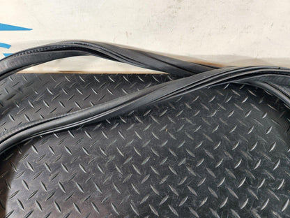 16-20 AUDI Q7 4M GENUINE REAR LEFT & RIGHT DOOR SEAL RUBBER STRIP 4M0833721C