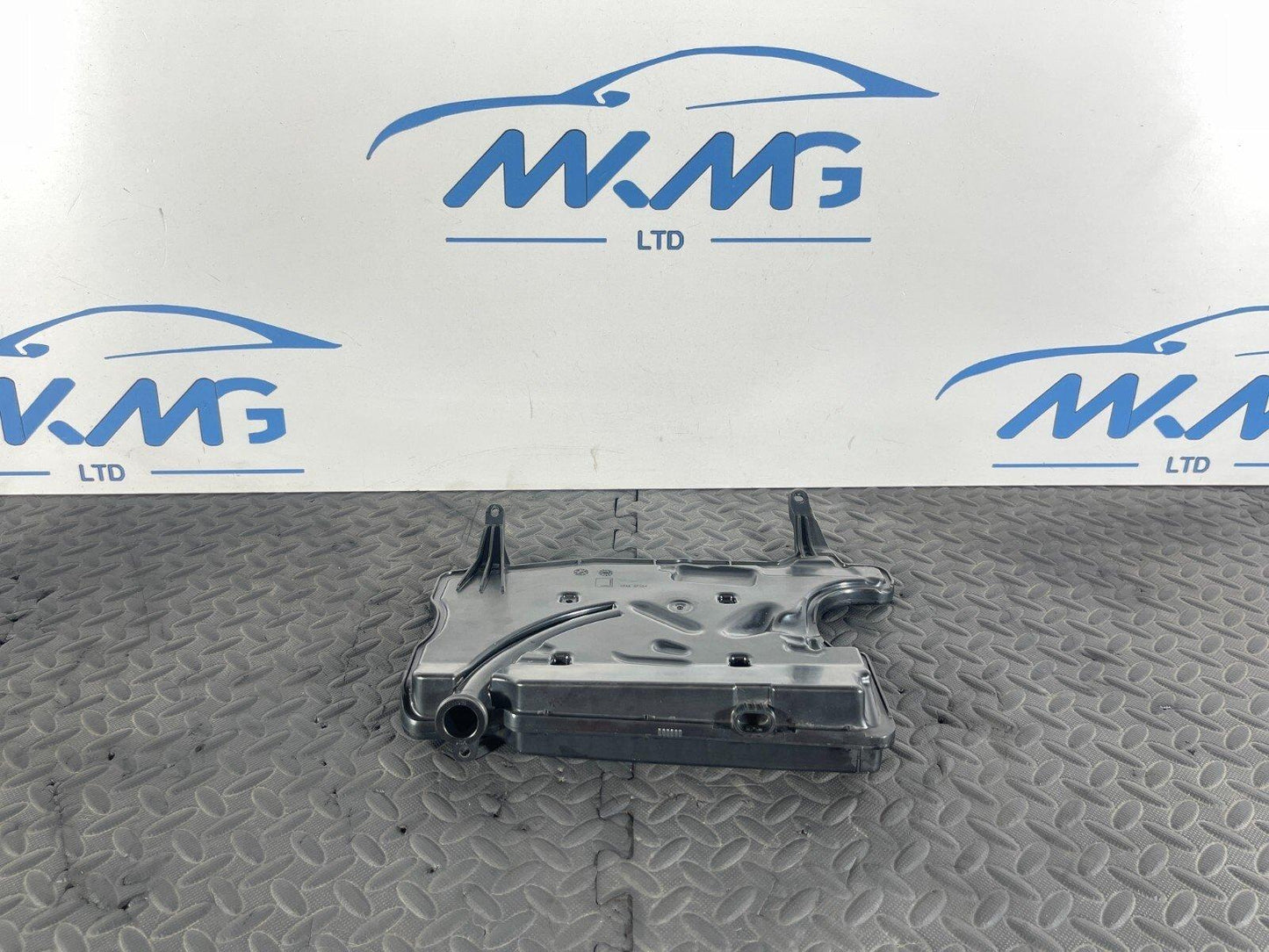 16-22 BMW X1 F48 2.0d B47 GENUINE DIESEL ENGINE AIR DUCT RESONATOR 8570016