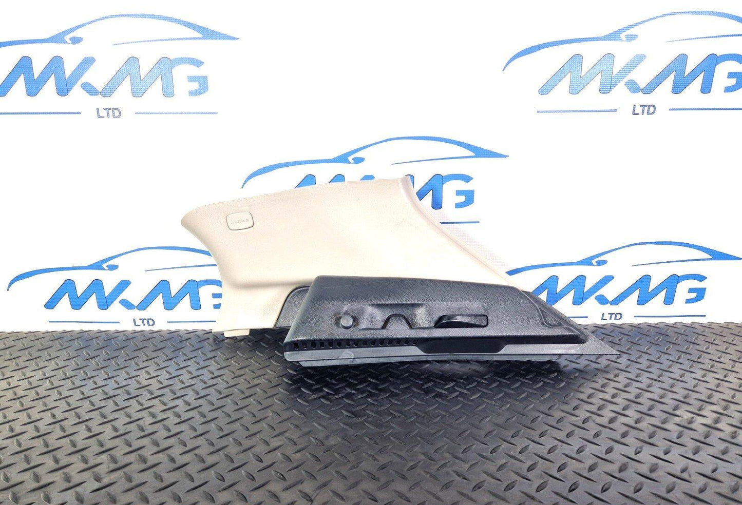 14-20 MERCEDES BENZ GLA 200 X156 OEM BOOT REAR RIGHT C-PILLAR TRIM A1566904400