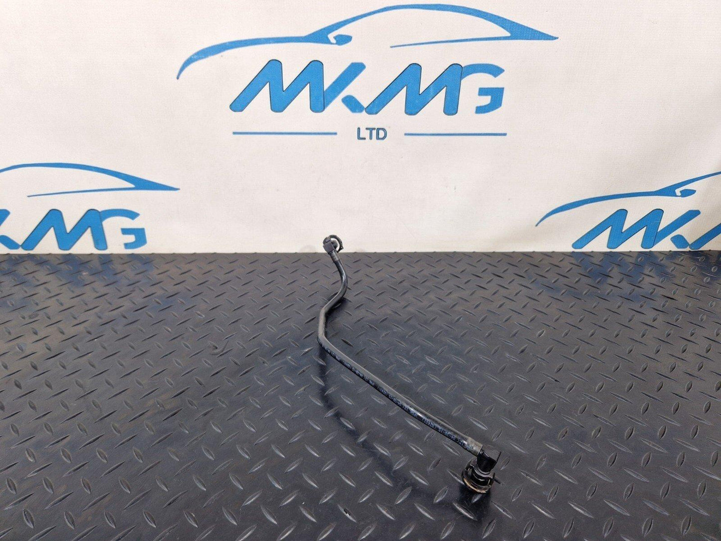 16-19 AUDI A4 B9 OEM GENUINE BREATHER VACUUM PIPE 8W0121081AK