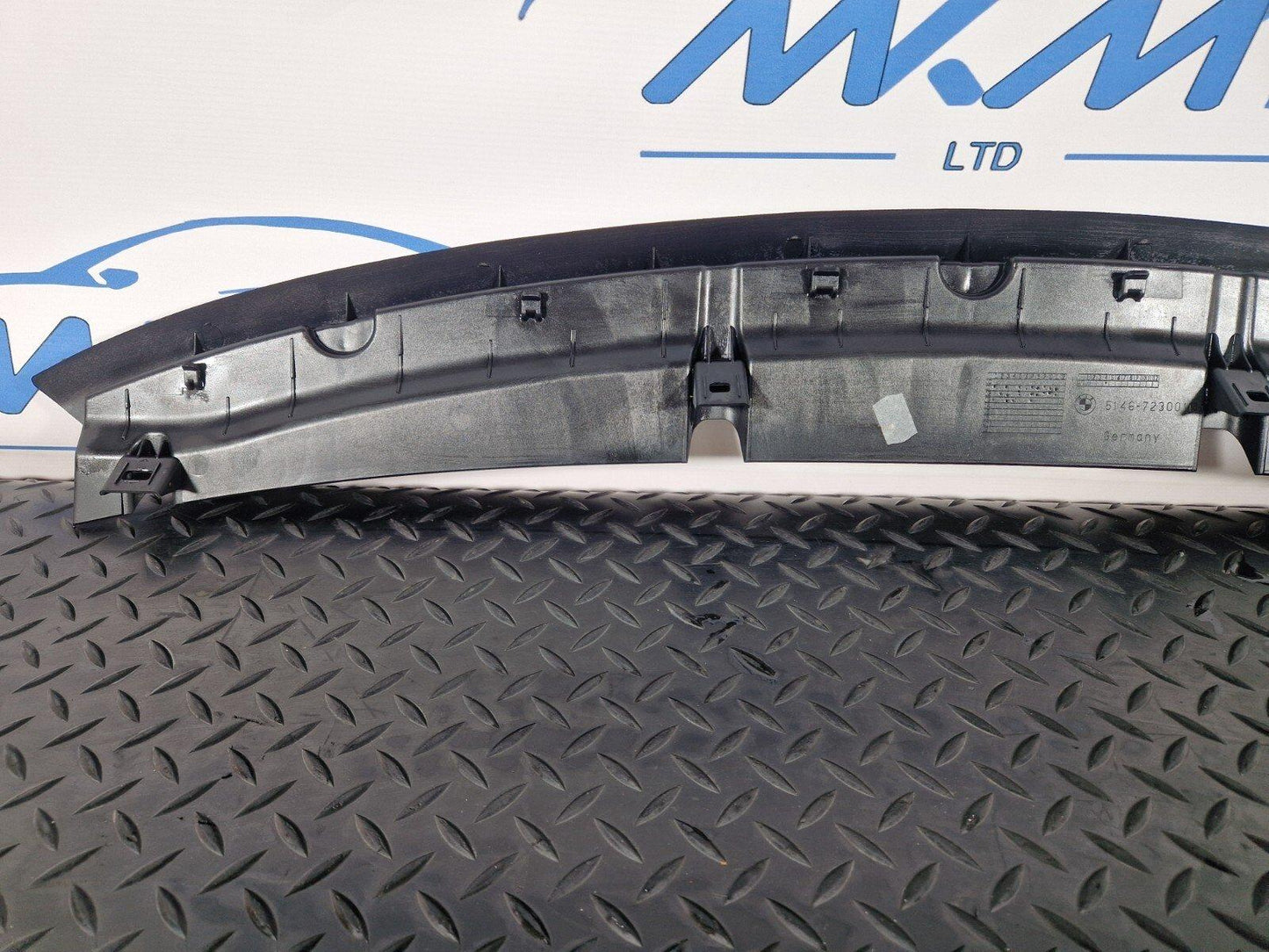 11-18 BMW 6 SERIES F06 GENUINE REAR WINDOW LOWER TRIM 7230011