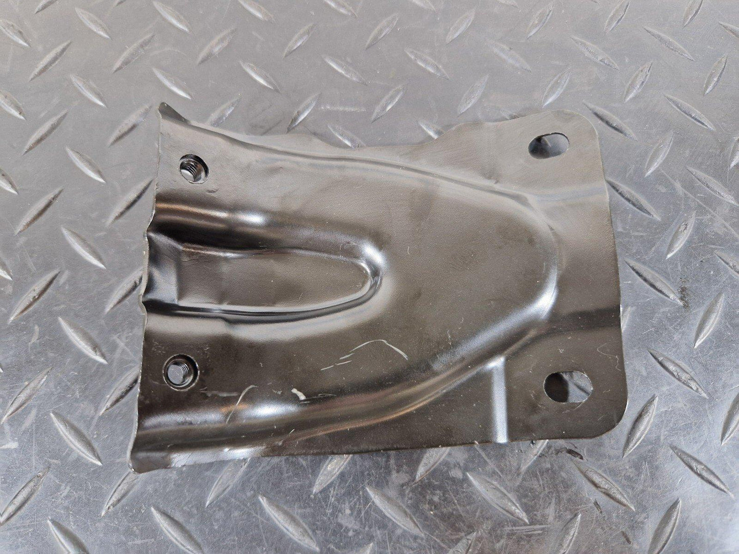 10-15 AUDI Q7 4L RIGHT O/S ROOF PANEL CONNECTING PLATE BRACKET MOUNT 4L0810498D