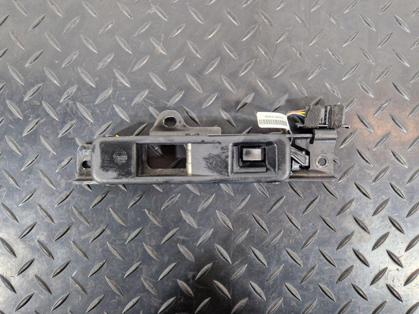 16-24 AUDI A5 F5 CONVERTIBLE GENUINE LEFT ROOF CLOSING CATCH LOCK 8W7871443A