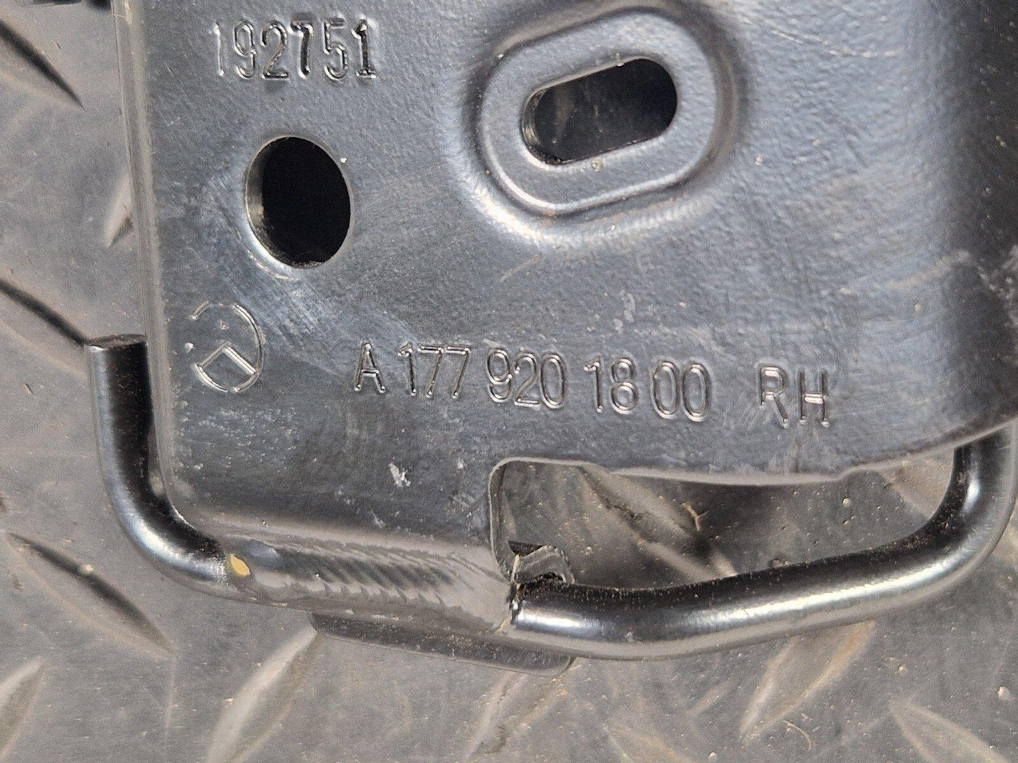 18-ON MERCEDES BENZ A CLASS W177 REAR RIGH SEAT HOLDER MOUNT BRACKET A1779201800