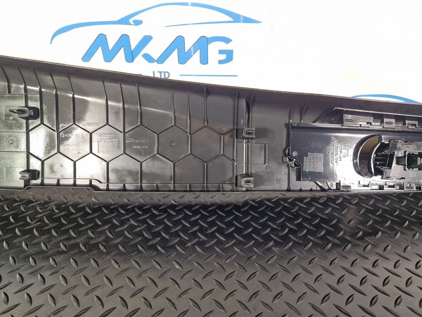 MERCEDES BENZ SPRINTER W907 W910 LEFT SIDE B PILLAR TRIM COVER A9076903200