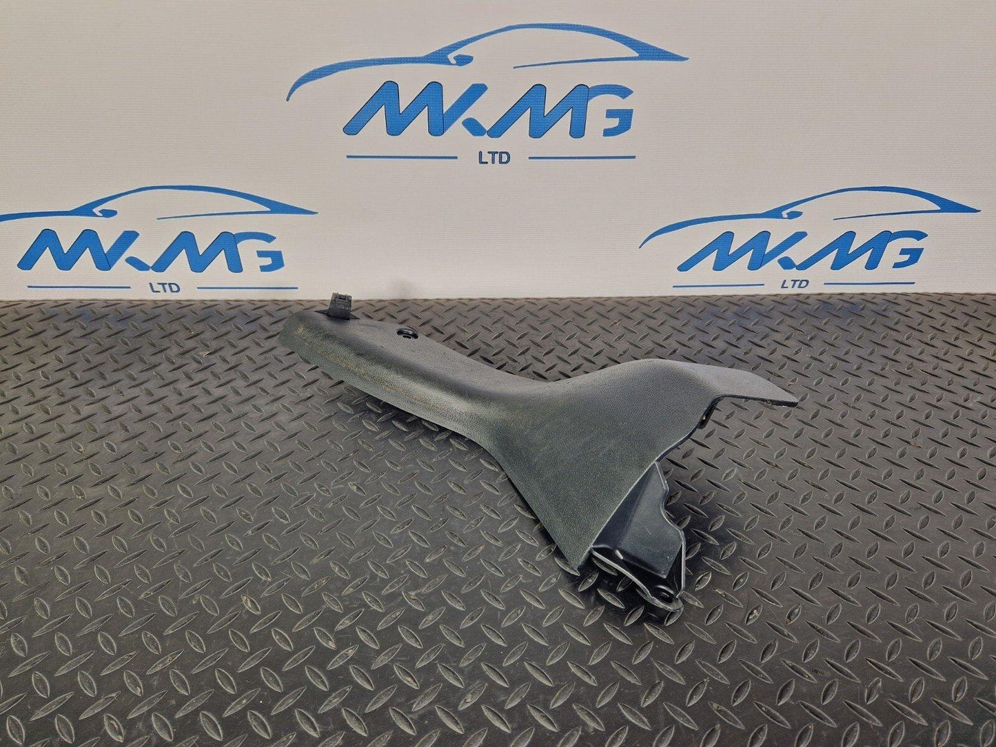 18-ON MERCEDES SPRINTER W907 W910 RIGHT O/S DRIVER DOOR SILL TRIM A9106880100