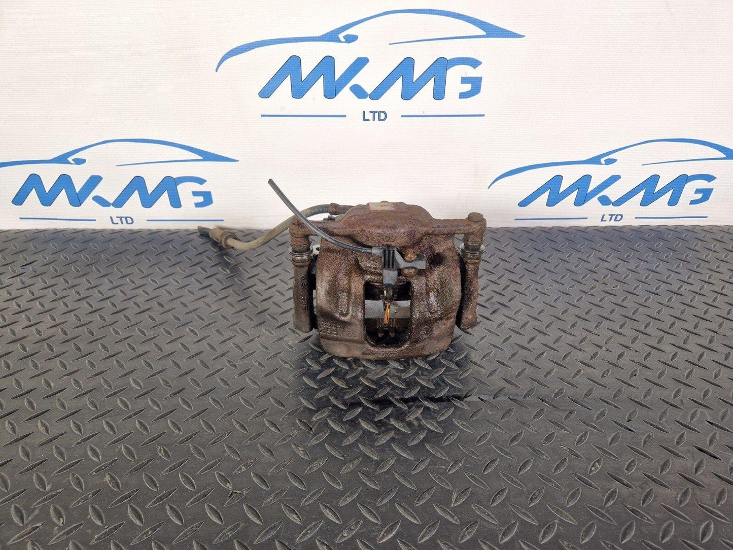 14-20 MERCEDES BENZ GLA 200 X156 GENUINE FRONT RIGHT BRAKE CALIPER A00042167881
