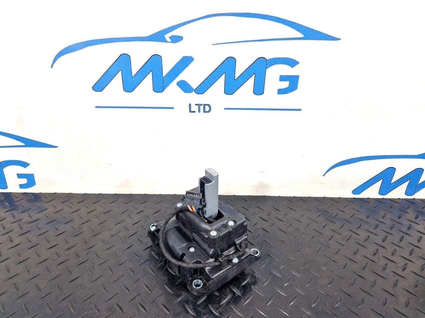 16-19 AUDI A4 B9 GENUINE GEAR SHIFT MECHANISM 8W2713041E