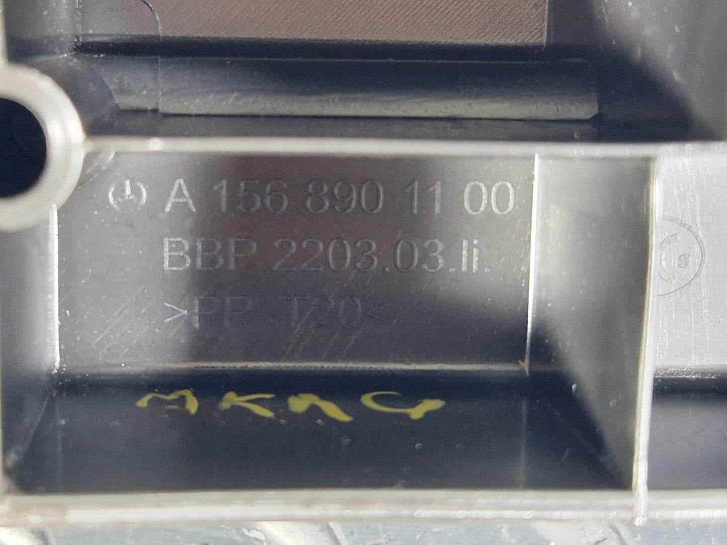 14-19 MERCEDES BENZ GLA X156 OEM LEFT QUATER PANEL TRIM BRACKET A1568901100