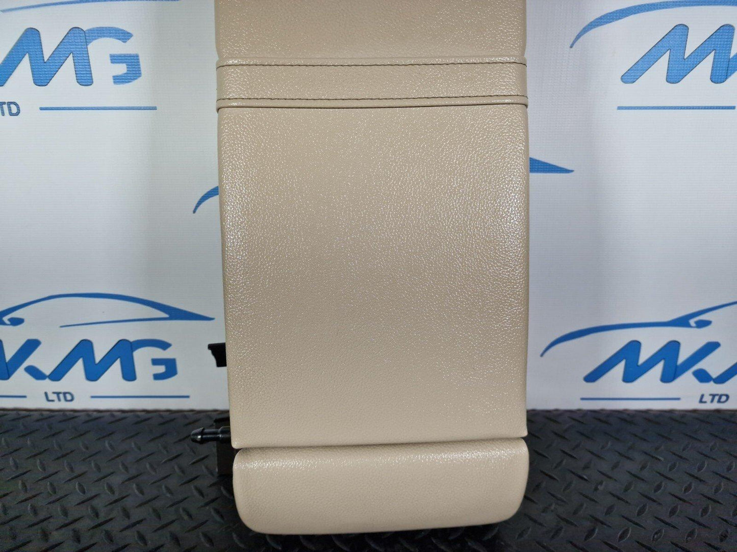 14-21 MERCEDES C CLASS W205 OEM REAR ARM REST SEAT BACK A2059200324