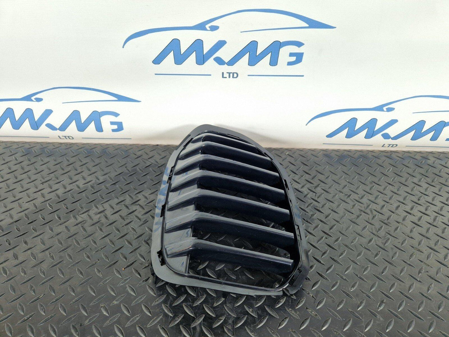 20-24 BMW 1 SERIES F40 FRONT BUMPER LEFT SIDE KIDNEY GRILL 7450959 7450957