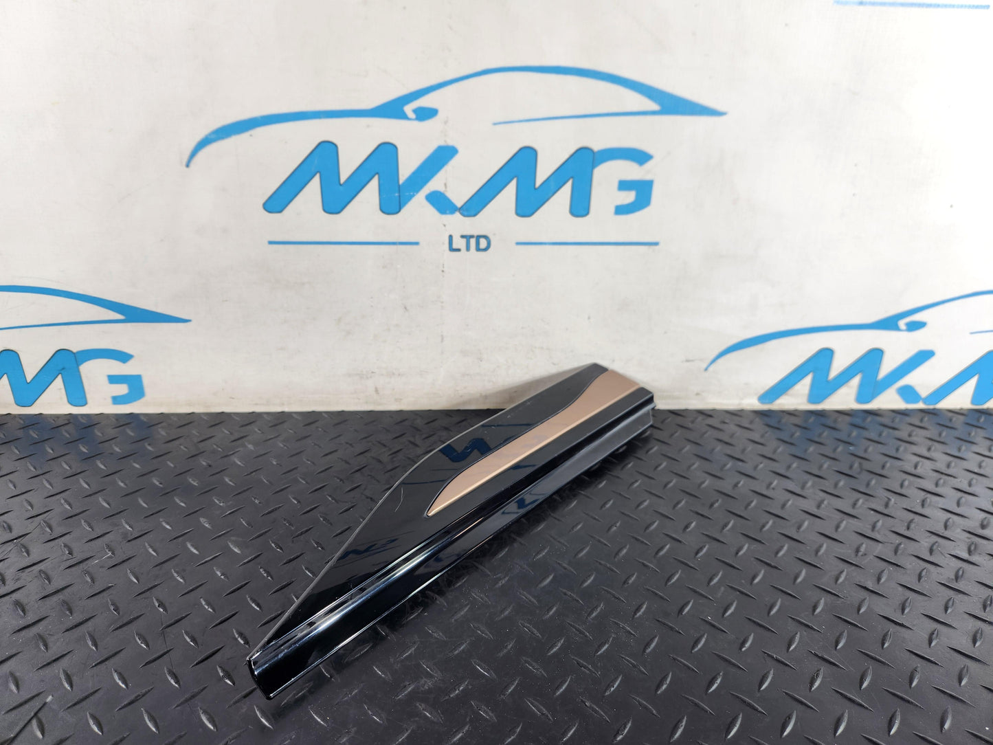 Land Rover Range Rover Evoque Front Right Upper Fender Trim Damaged K8D2280B10AC