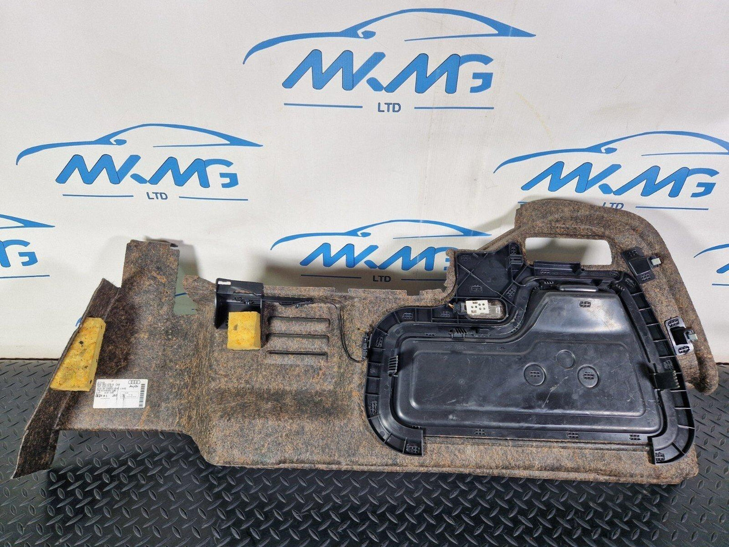 12-17 AUDI S5 CONVERTIBLE LEFT REAR INTERIOR BOOT SIDE PANEL 8F0863879B