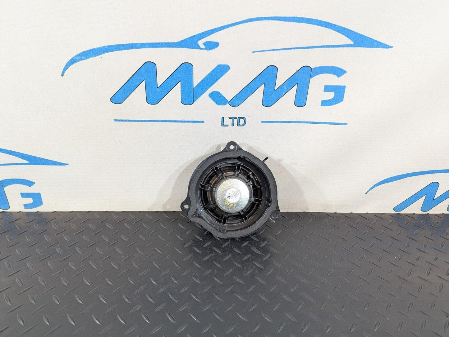 16-22 BMW X1 F48 GENUINE OEM REAR RIGHT DOOR SOUND SPEAKER WITH BRACKET 7350554