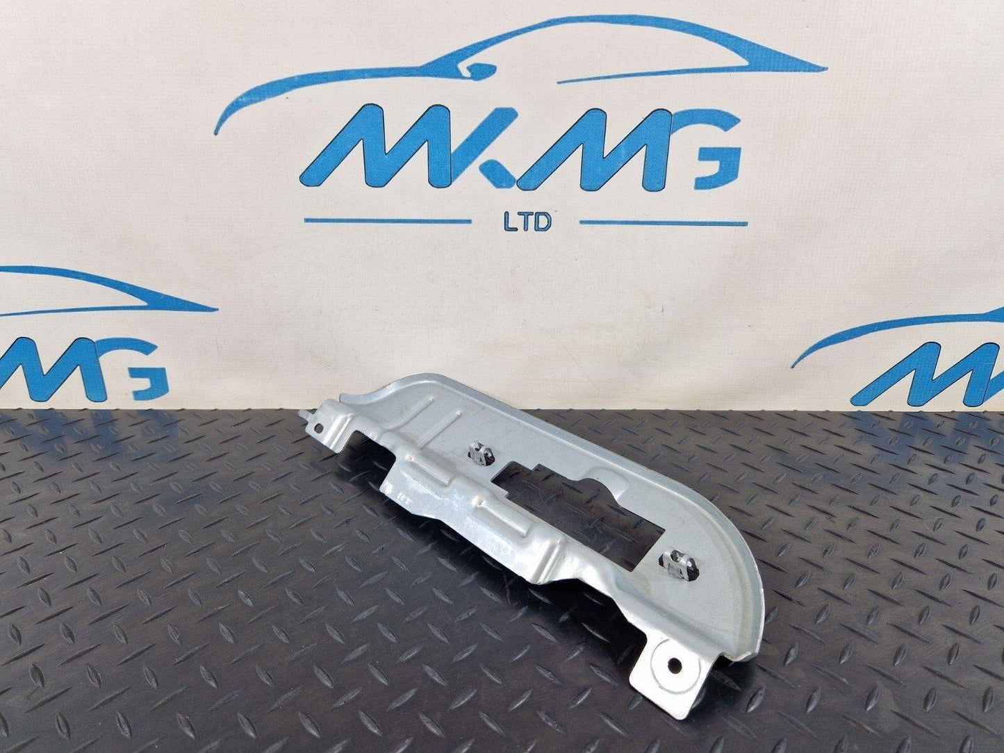 MERCEDES BENZ A CLASS W177 REAR LEFT N/S GRAB HANDLE ROOF MOUNT BRACKET