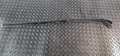 11-19 MERCEDES BENZ ML W166 FRONT LEFT WINDSCREEN WATER DEFLECTOR A1666901180