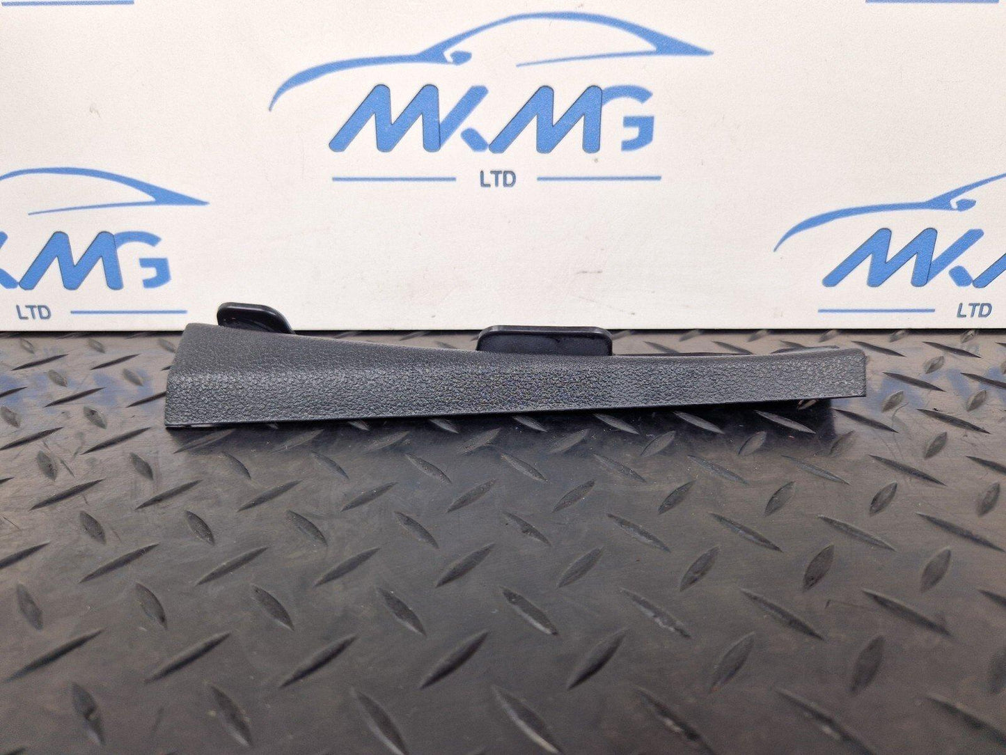 16-19 AUDI A4 B9 GENUINE RIGHT DRIVER SIDE A PILLAR BRACKET 8W0868204