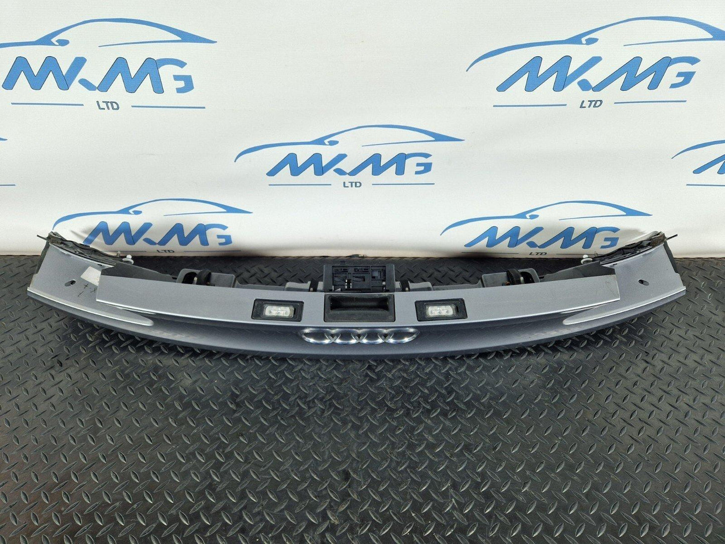 15-18 AUDI A7 4G OEM BOOT SPOILER LOWER SECTION TRIM COVER 4G8827086