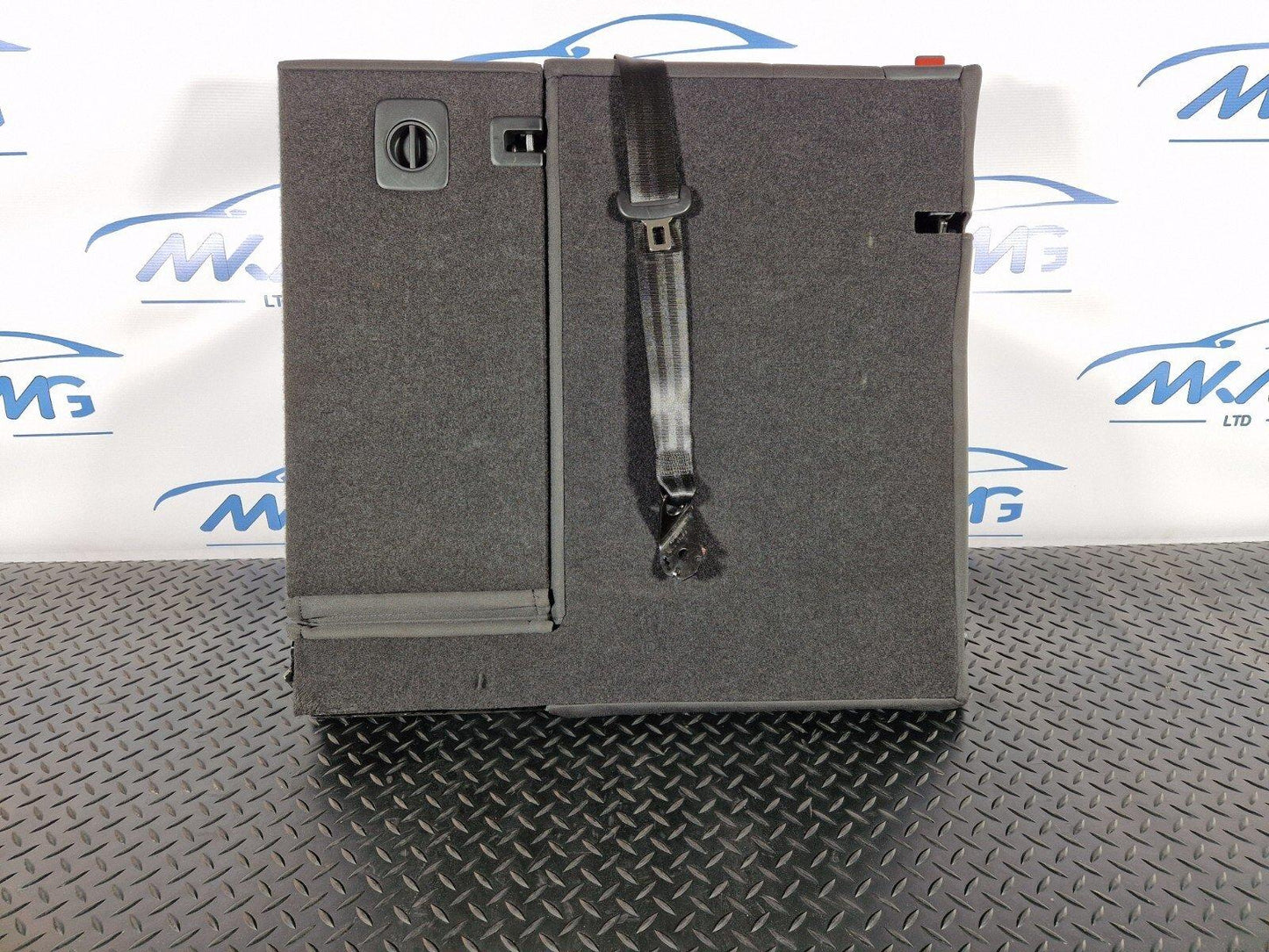 16-19 AUDI A4 B9 REAR RIGHT O/S DRIVER SIDE CLOTH SEAT BACKREST & ARMEST