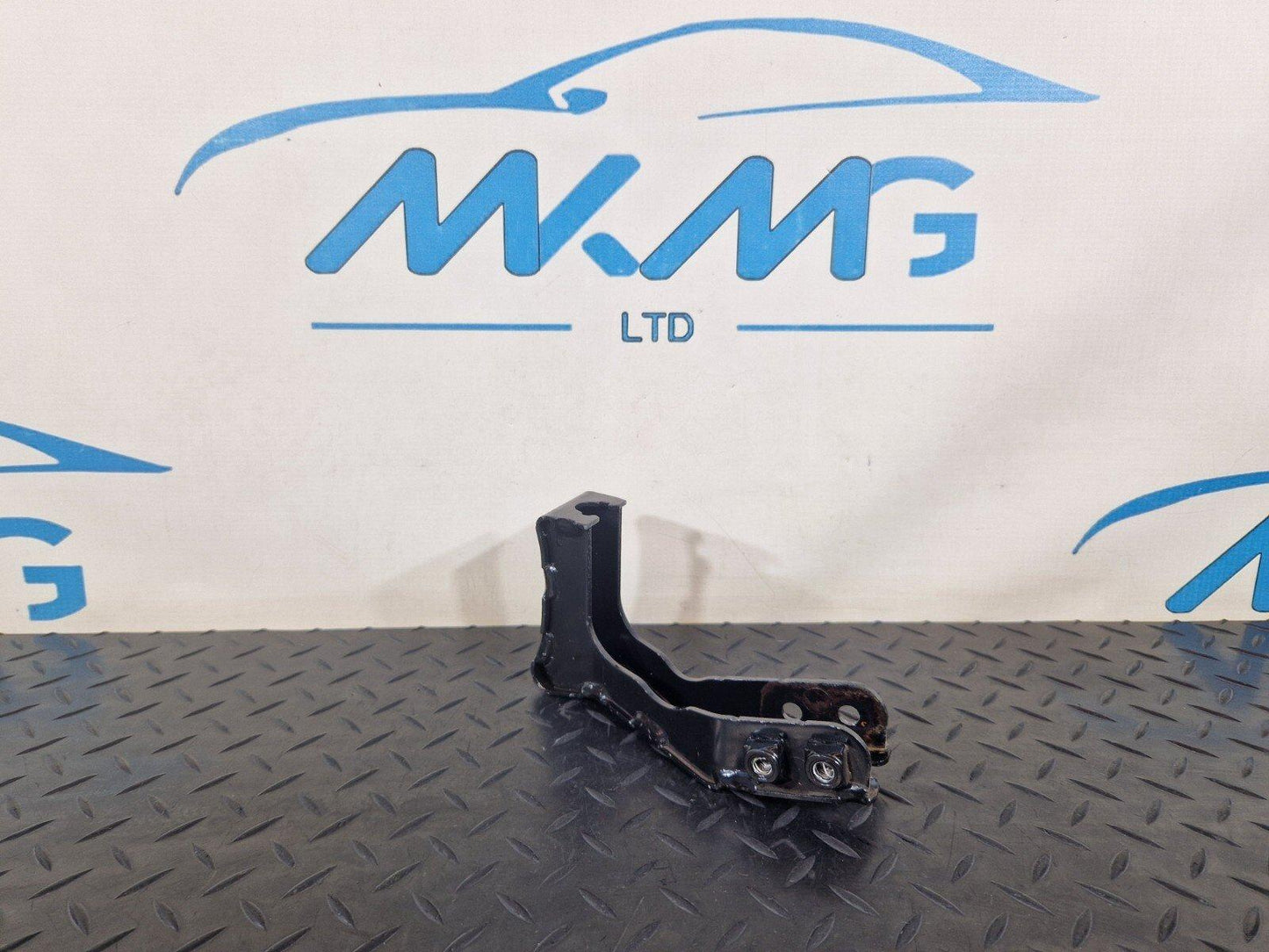 10-17 AUDI A8 4H FRONT RIGHT O/S UNDERRUN BAR BRACKET MOUNT 4H0399634B