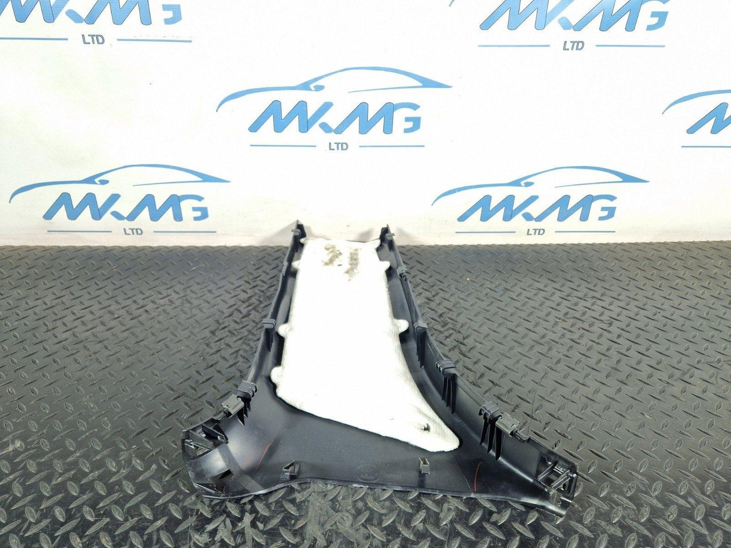 16-19 MERCEDES BENZ GLE W166 GENUINE RIGHT LOWER B PILLAR TRIM A1666902625