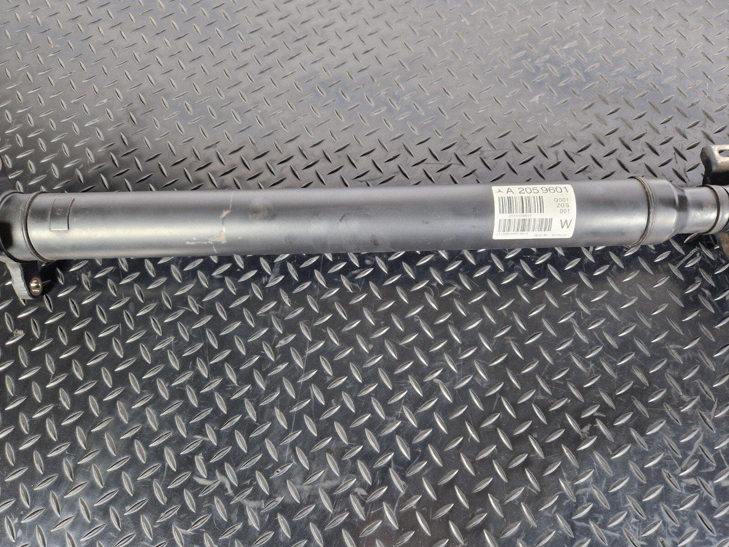 14-21 MERCEDES BENZ C350e W205 GENUINE PROP SHAFT A2059601 A2054109601