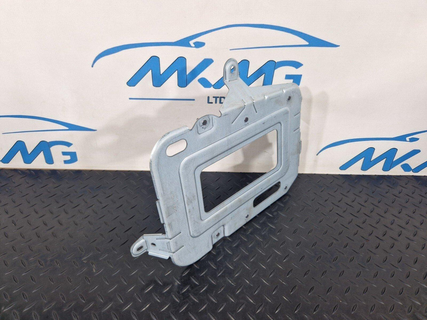 19-ON MERCEDES BENZ A CLASS EQ W177 SPEEDOMETER MODULE BRACKET A2475455700