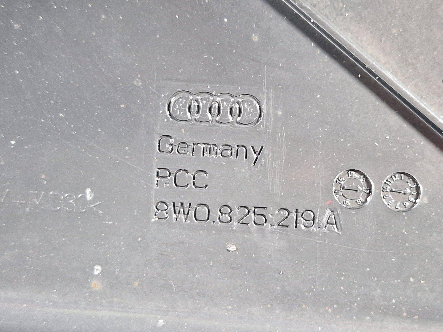 16-19 AUDI A4 B9 GENUINE OEM REAR RIGHT SIDE O/S BODY UNDER TRAY 8W0825219A