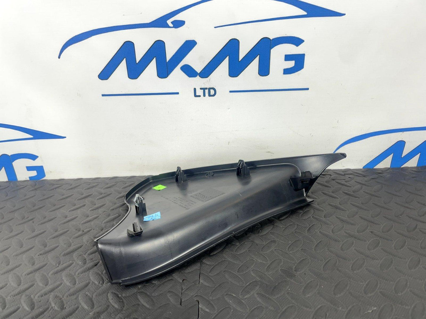 13-19 MERCEDES BENZ CLA C117 GENUINE DASHBOARD END TRIM COVER A117680289