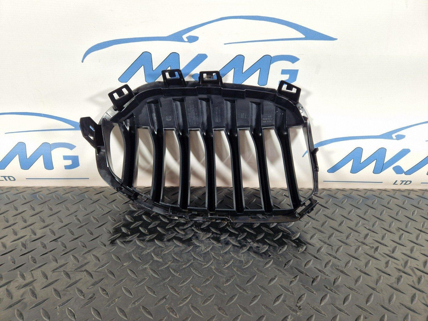 20-24 BMW 1 SERIES F40 FRONT BUMPER LEFT SIDE KIDNEY GRILL 7450959 7450957