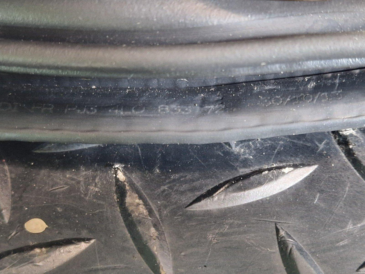 10-15 AUDI Q7 4L 3.0 TDI OEM REAR DOOR RUBBER SEAL FITS LEFT & RIGHT 4L0833721A