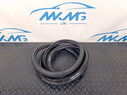 16-19 AUDI A4 AVANT B9 3.0 S-LINE GENUINE LEFT SIDE DOOR RUBBER SEAL 8W9833721