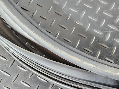 19-ON MERCEDES B CLASS W247 TAILGATE BOOT LID RUBBER SEAL A2477402100