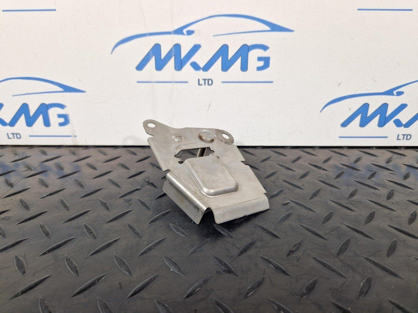 18-ON MERCEDES A CLASS W177 PARTICULATE FILTER PRESSURE SENSOR MOUNT A6541427400