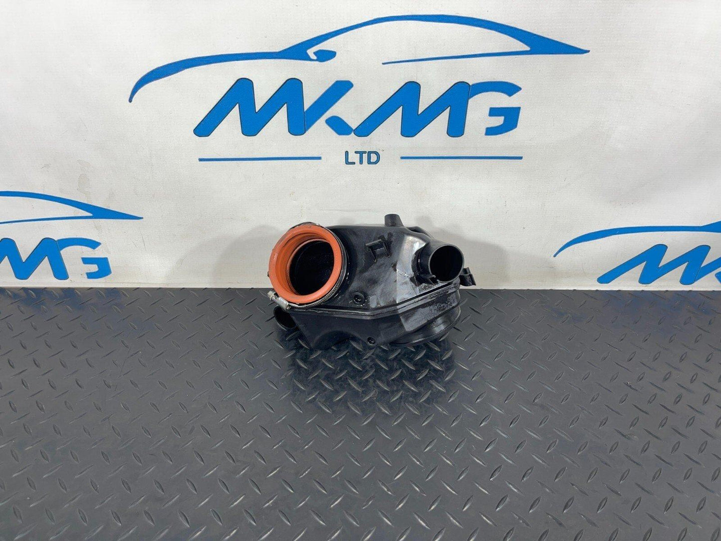 18-ON MERCEDES BENZ A CLASS W177 DIESEL REBREATHER AIR INTAKE DUCT A6540901301