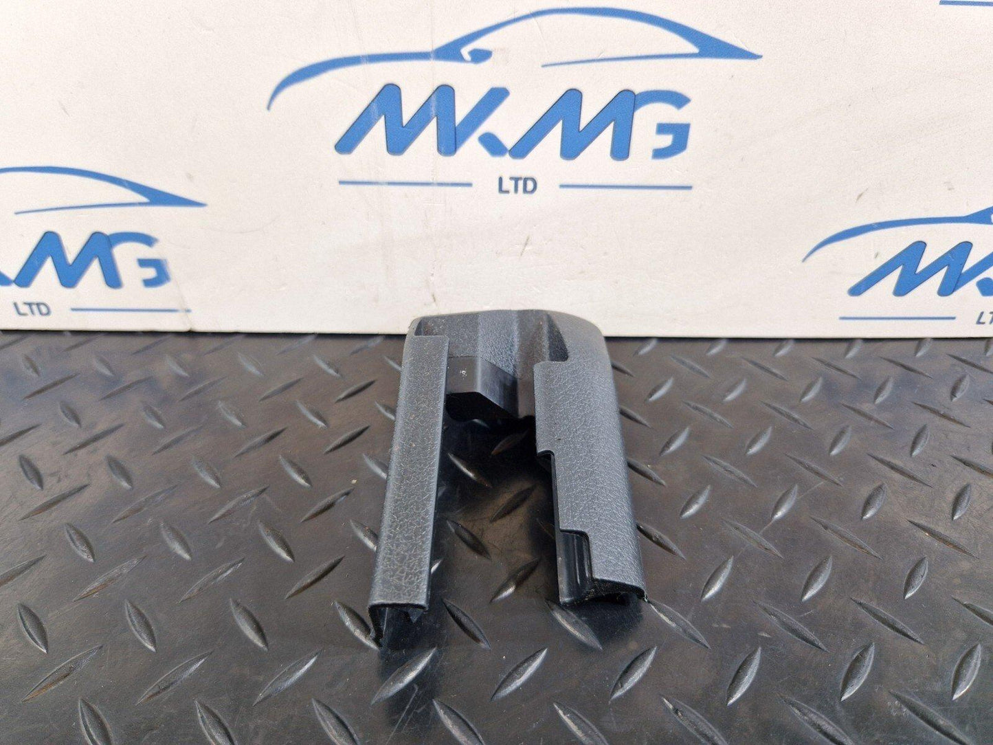 18-ON MERCEDES BENZ A CLASS W177 FRONT RIGHT SEAT RAIL TRIM COVER A1779193800