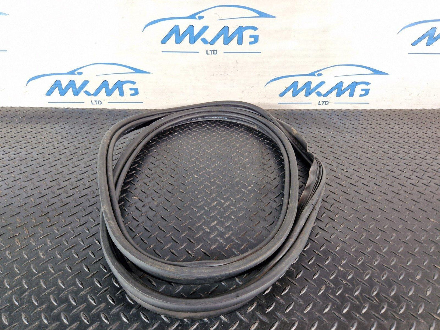 MERCEDES W177 A CLASS BOOT TRUNK LID TAILGATE RUBBER SEAL GASKET A1777402200