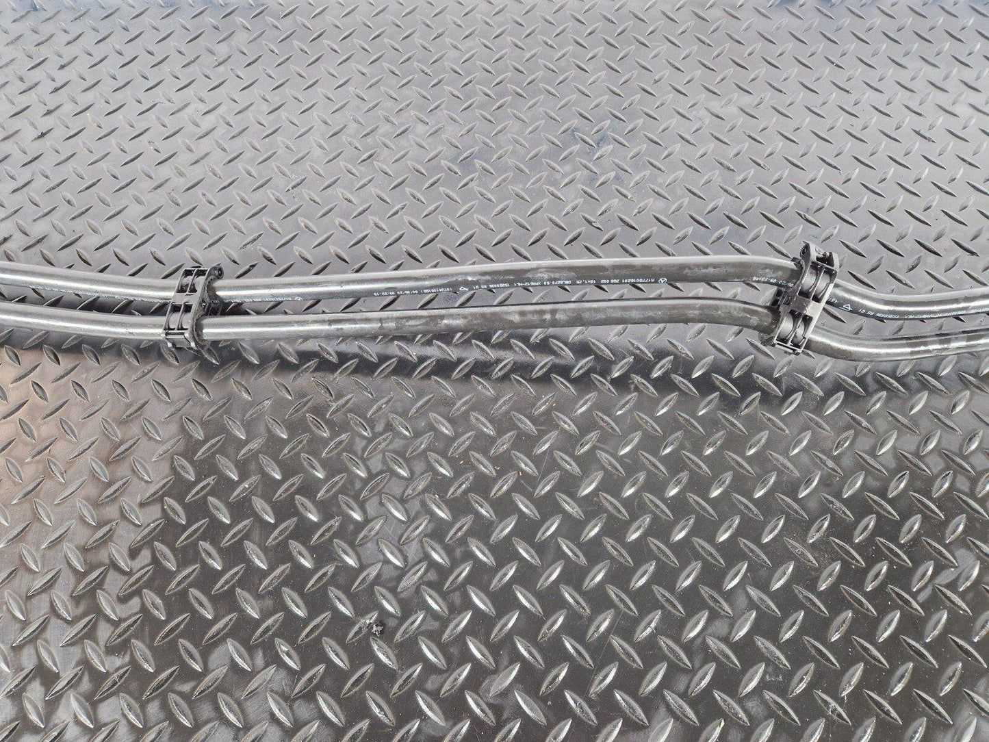 19-ON MERCEDES BENZ CLA C118 GENUINE RADIATOR COOLANT LINE A1775016201