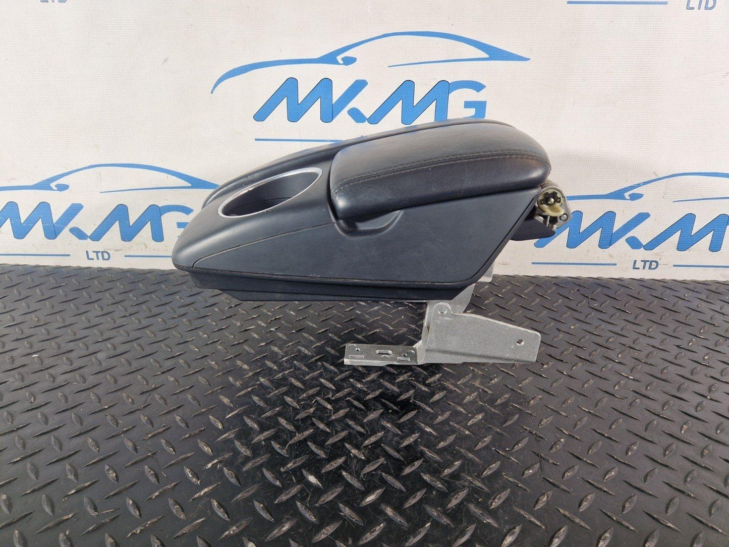 10-15 AUDI Q7 4L GENUINE CENTER CONSOLE LEATHER ARMREST CUP HOLDER 4L2864207N