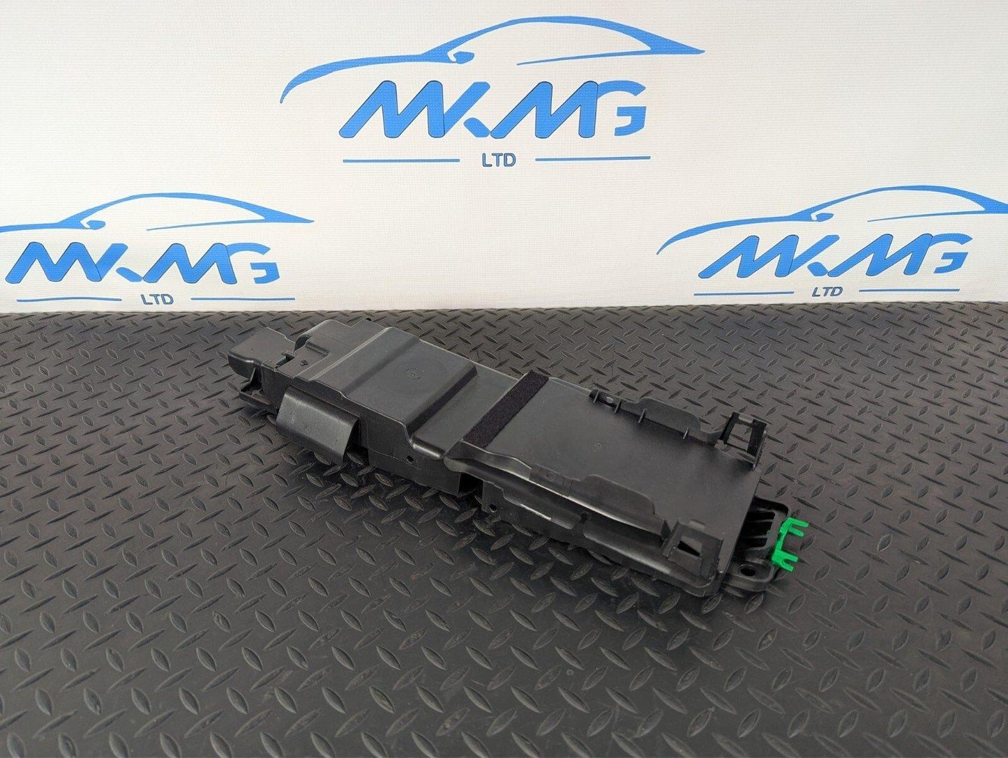 16-19 AUDI A4 B9 GENUINE OEM CENTER CONSOLE LOWER COVER TRIM 8W0863051