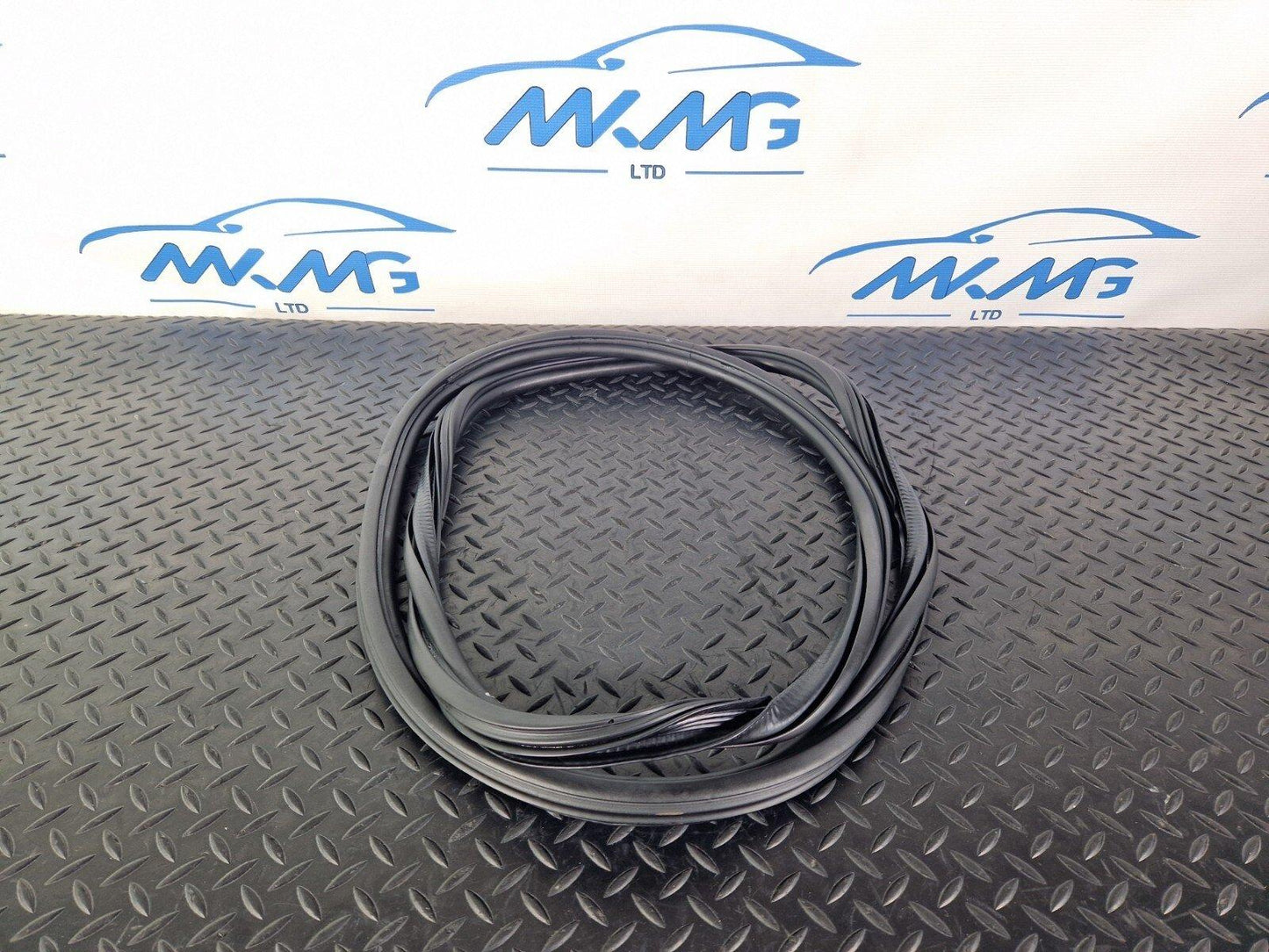 12-18 AUDI A6 C7 GENUINE AVANT REAR DOOR RUBBER SEAL FITS LEFT & RIGHT 4G9833721