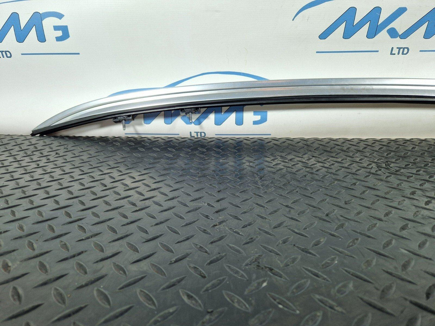 14-19 MERCEDES BENZ GLA X156 OEM RIGHT DRIVER SIDE O/S ROOF RAIL A1568900493