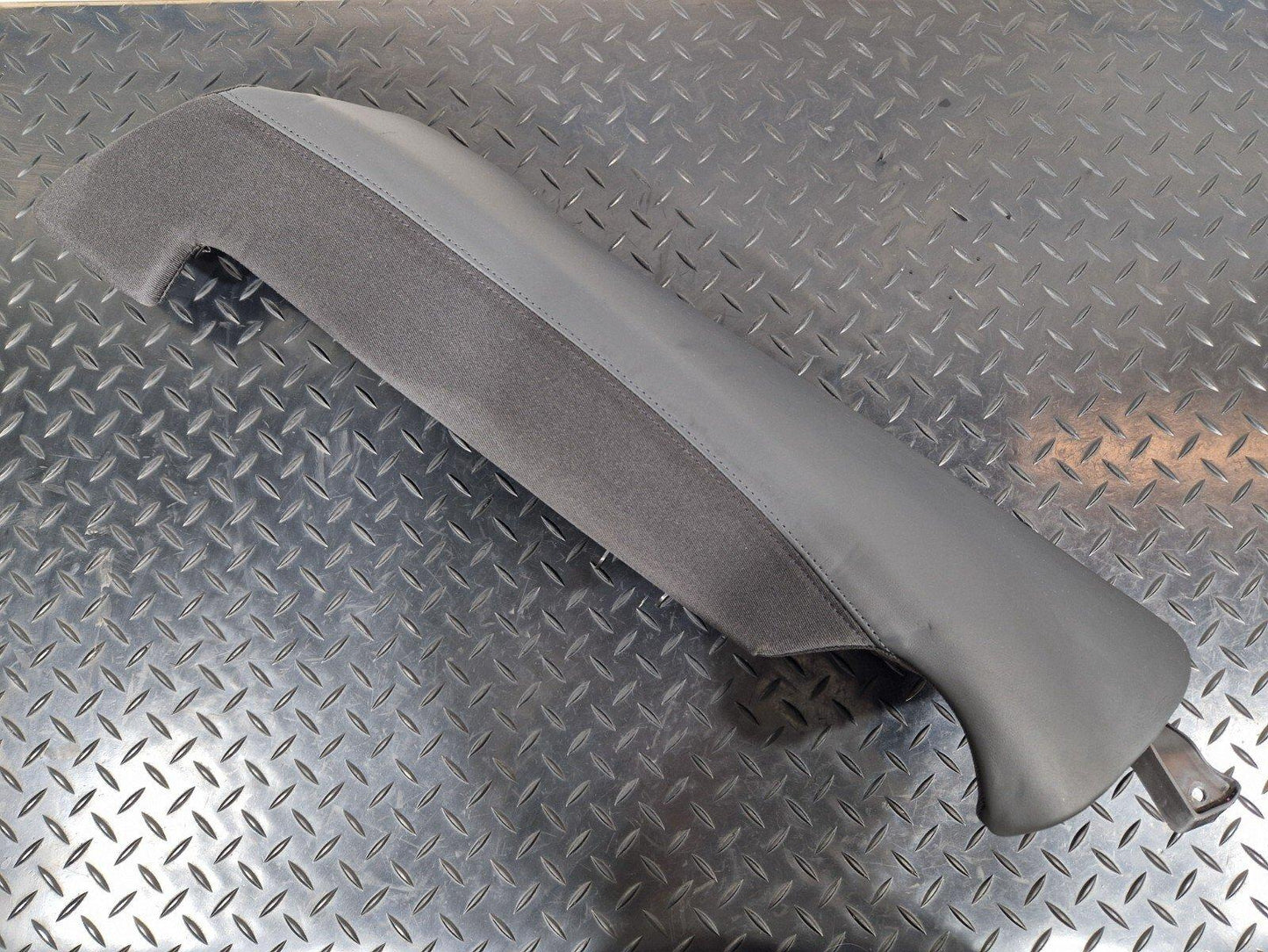 12-18 AUDI A6 C7 GENUINE REAR BOLSTER PASSENGER SIDE LEFT 4G0885703