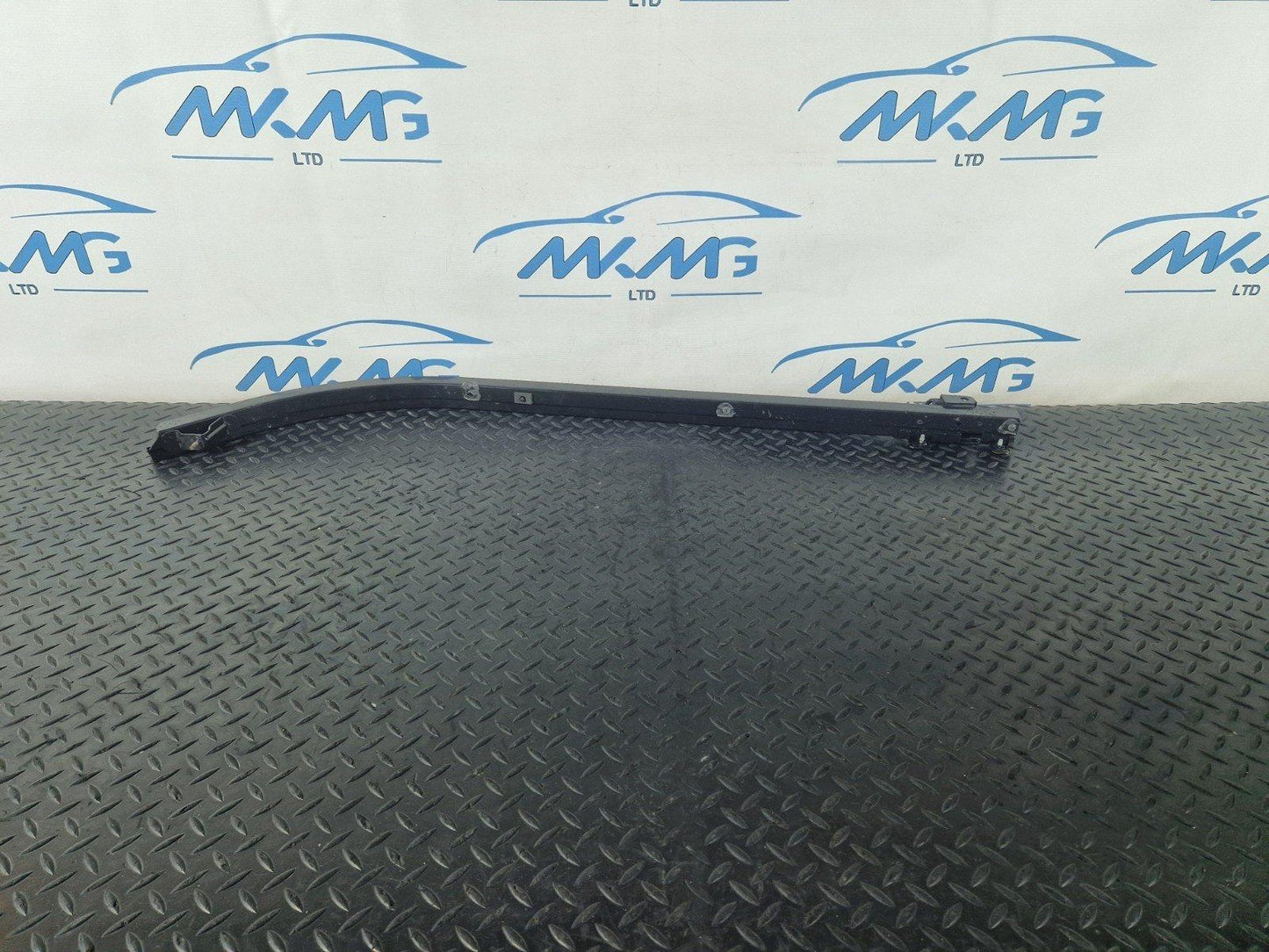 14-23 MERCEDES BENZ VITO W447 MIDDLE RIGHT SLIDING DOOR RUNNER GUIDE A4477662200